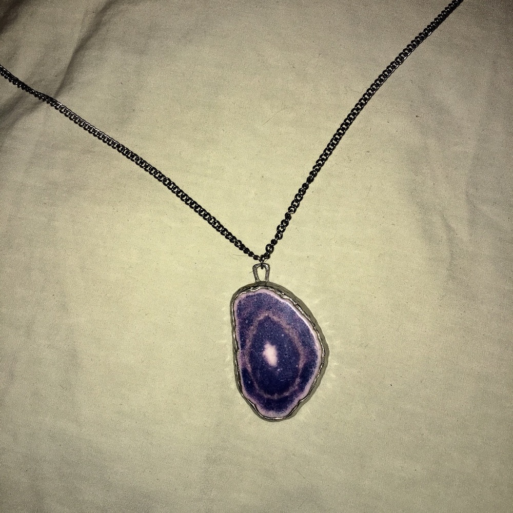 Stone pendent necklace